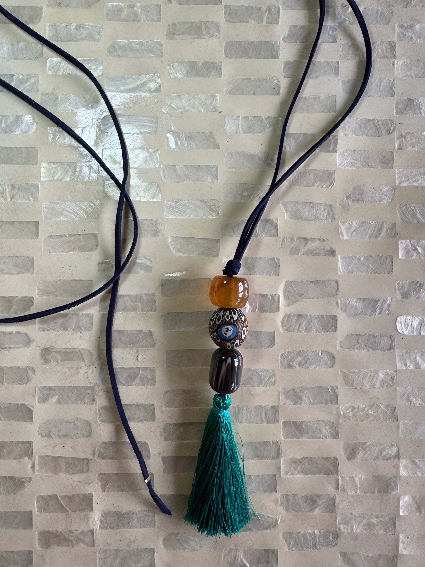 Collar Gamuza Bali 28